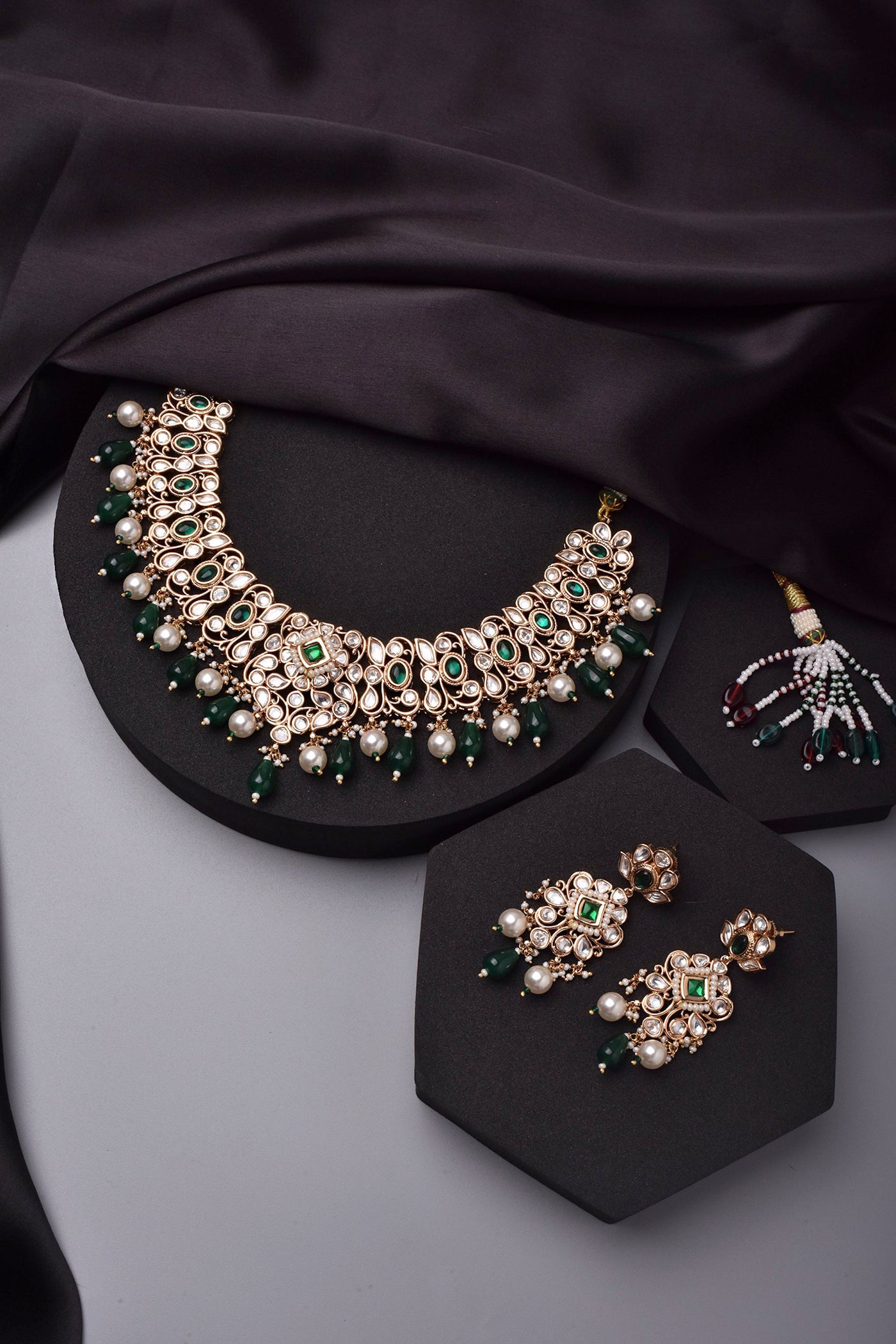 Kritika Emerald Polki Necklace Set