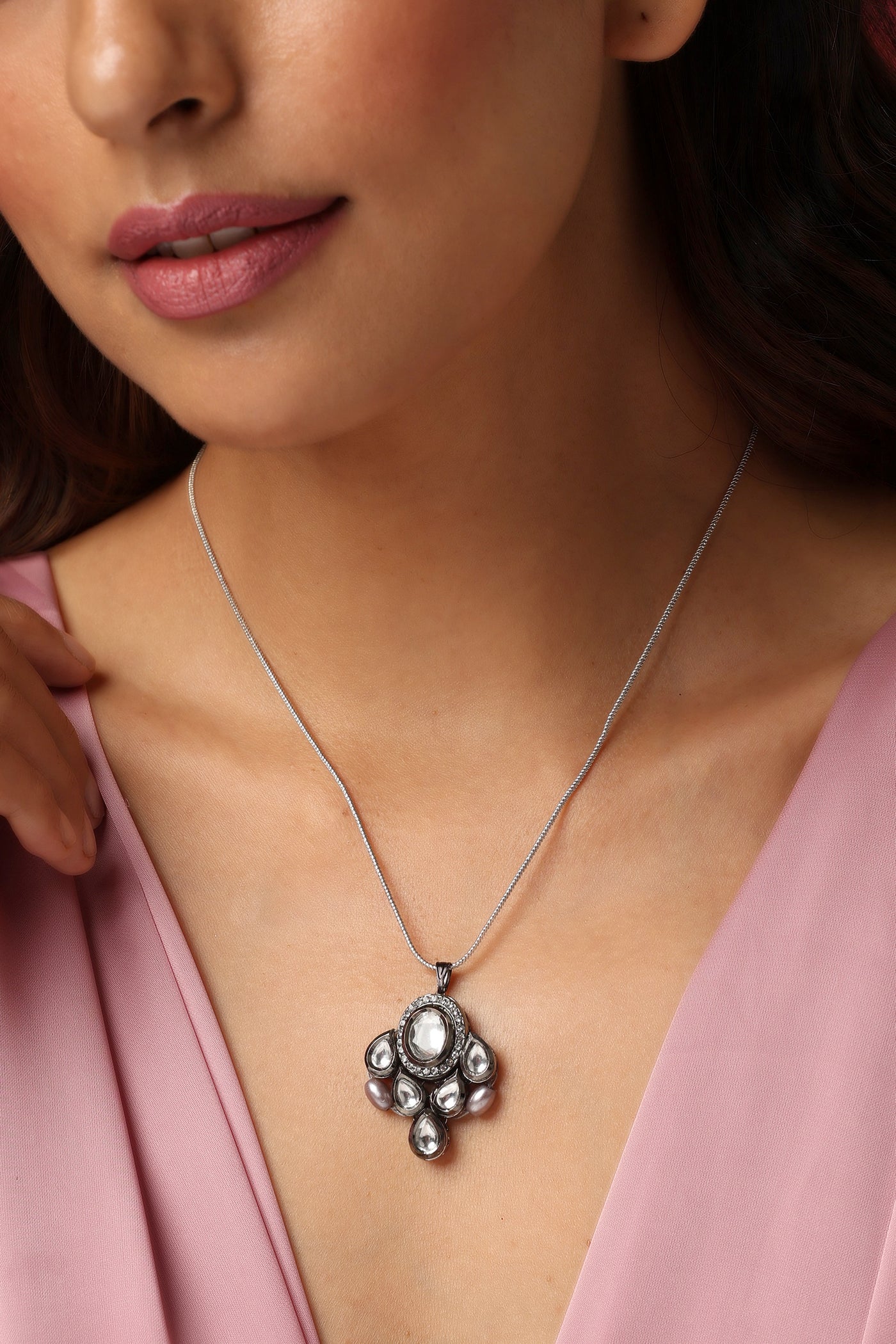 Sheel Silver Kundan Pendant Necklace