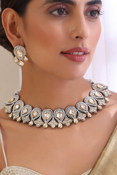 Maarvi Silver and Gold Polki Necklace Set