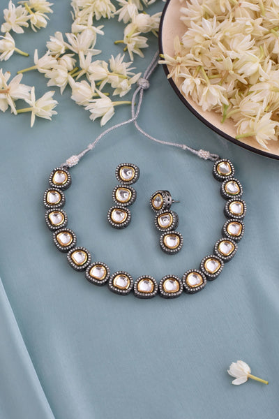 Lisa Grey Kundan Single Line Necklace Set
