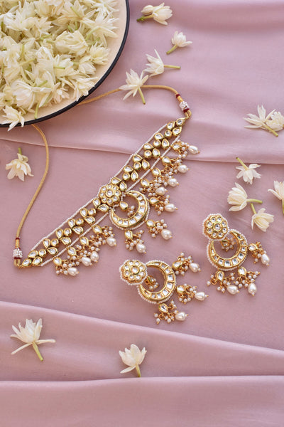 Regah Gold Plated Kundan Choker Necklace Set